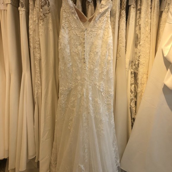 Lace and sequins, ivory, open back, straps - Picture 3 of 7